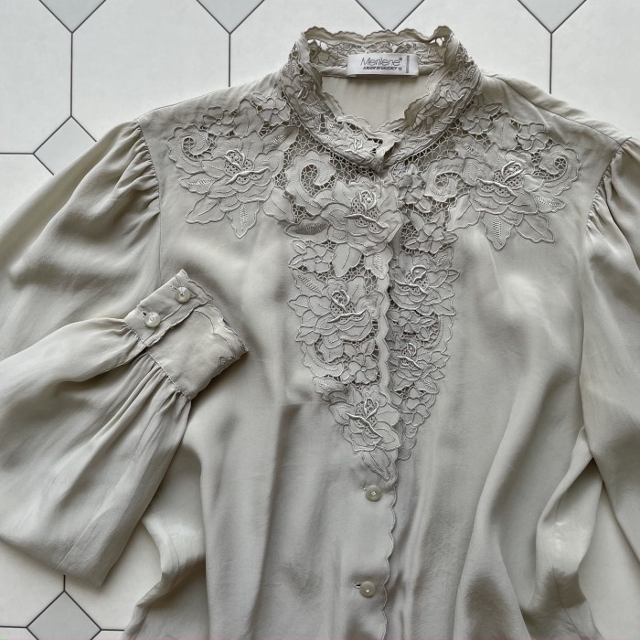 Shantou embroidered pale gray blouse | Vintage.City 古着屋、古着コーデ情報を発信
