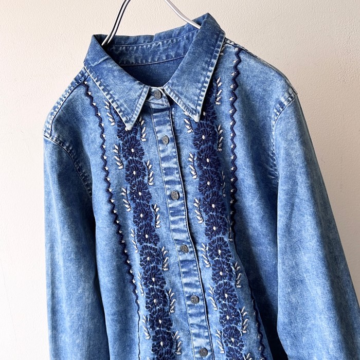 Embroidery Design Bleach Denim Shirt | Vintage.City 빈티지숍, 빈티지 코디 정보