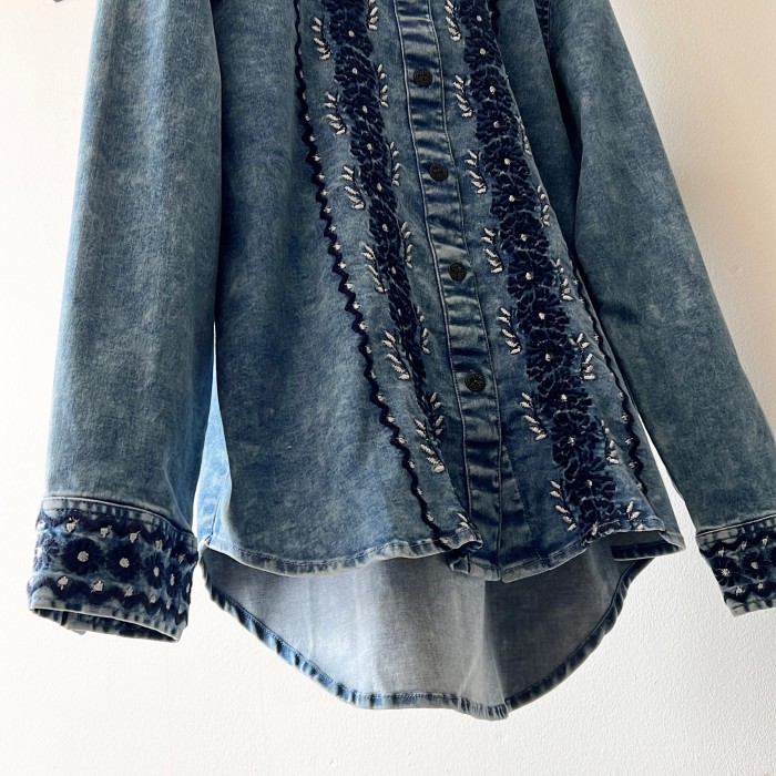 Embroidery Design Bleach Denim Shirt | Vintage.City 古着屋、古着コーデ情報を発信