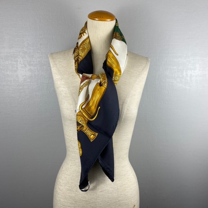 HERMES エルメスカレ90シルク100%大判スカーフ(壮大な制服 ) | Vintage