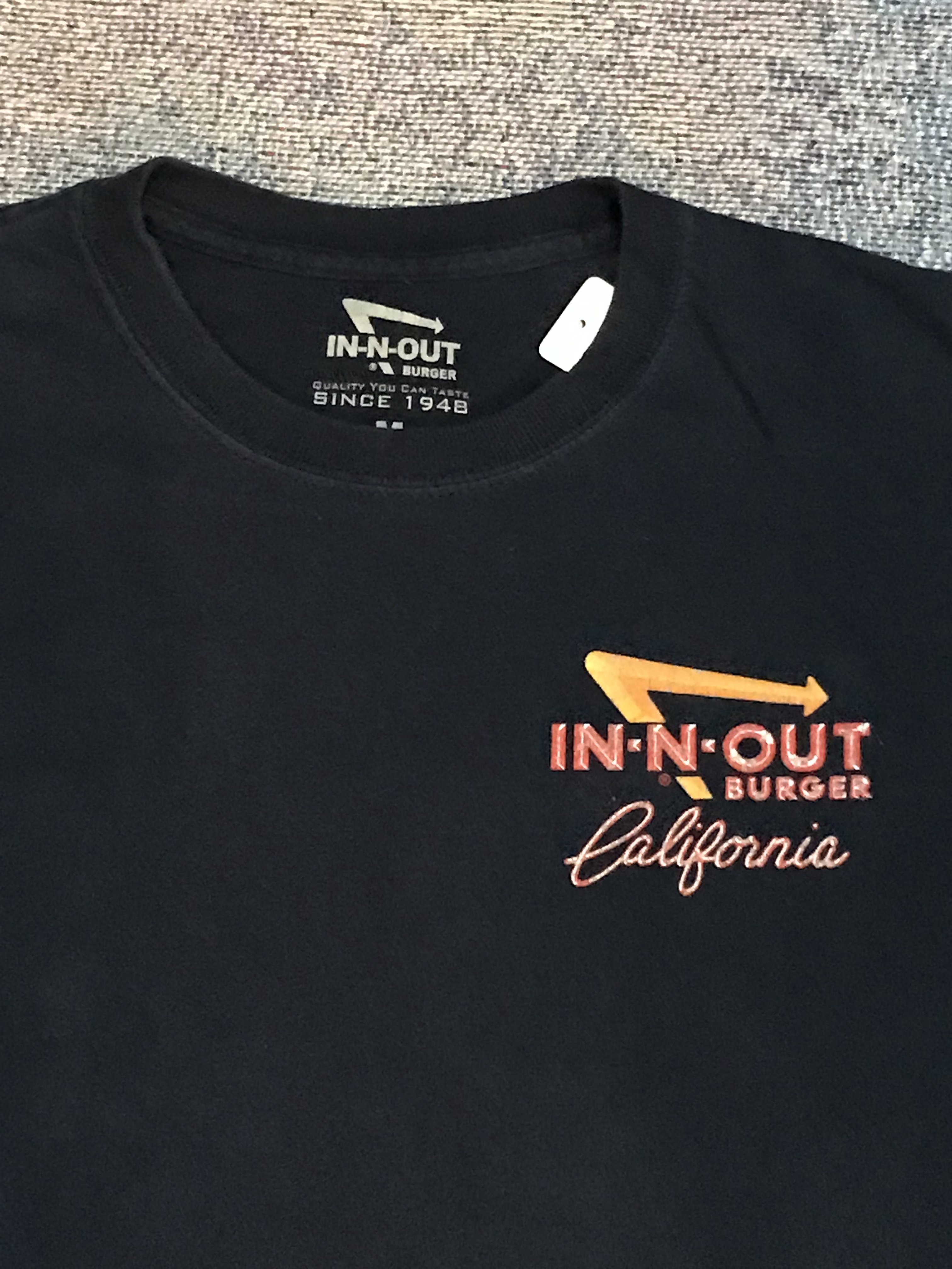 IN-N-OUT Burger Tシャツ