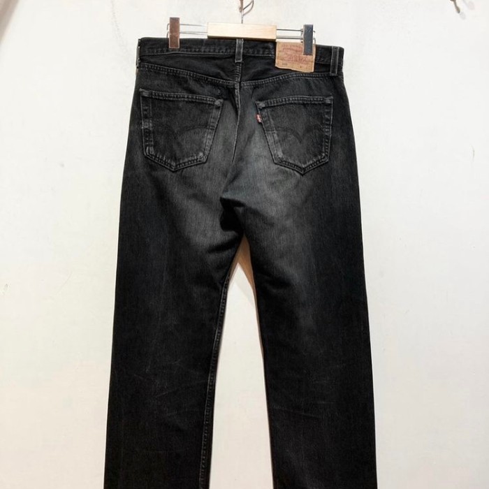 90’s “Levi’s” 501 Black Denim Pants USA | Vintage.City Vintage Shops, Vintage Fashion Trends