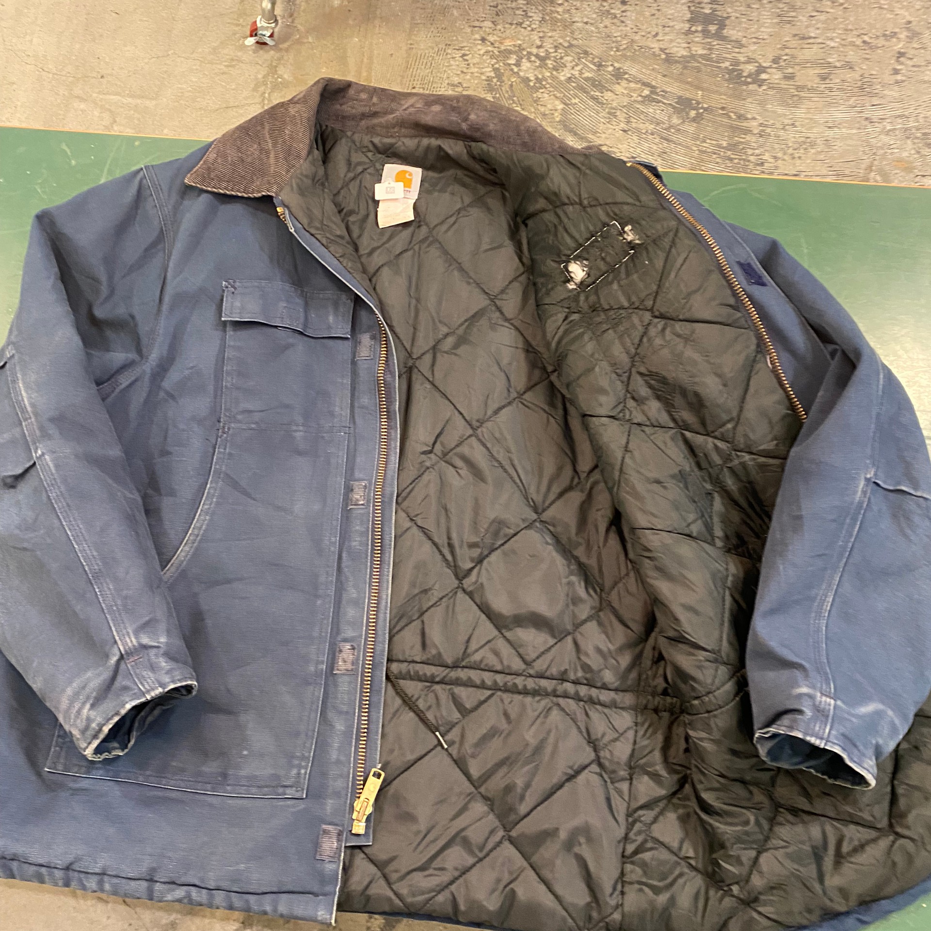 カーハートジャケット トラディショナルコート 紺[2XLサイズ 