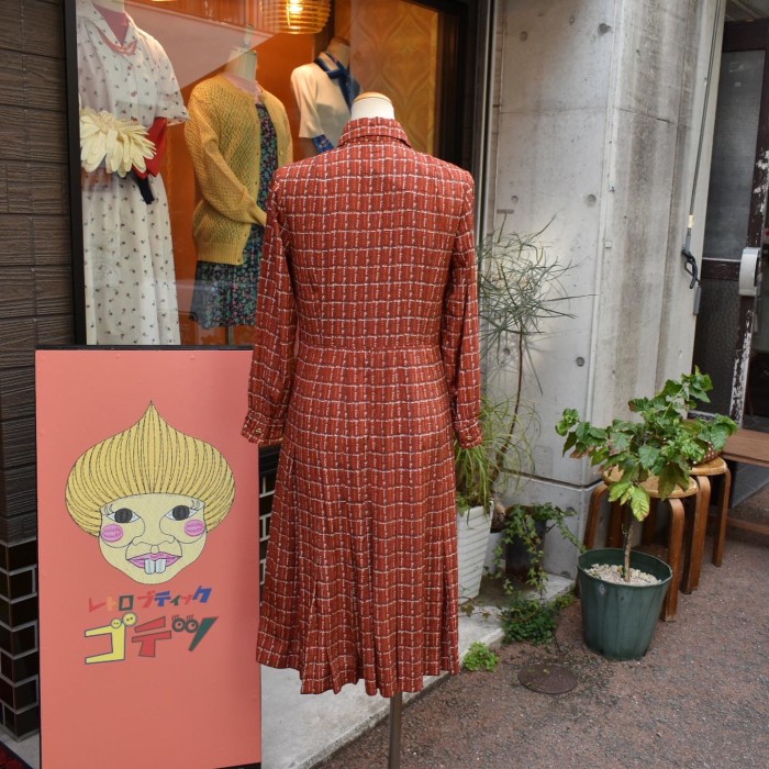 【RENOWN LOOK】点々✖️なんだかよくわかんない文字でチェック柄ワンピ | Vintage.City Vintage Shops, Vintage Fashion Trends