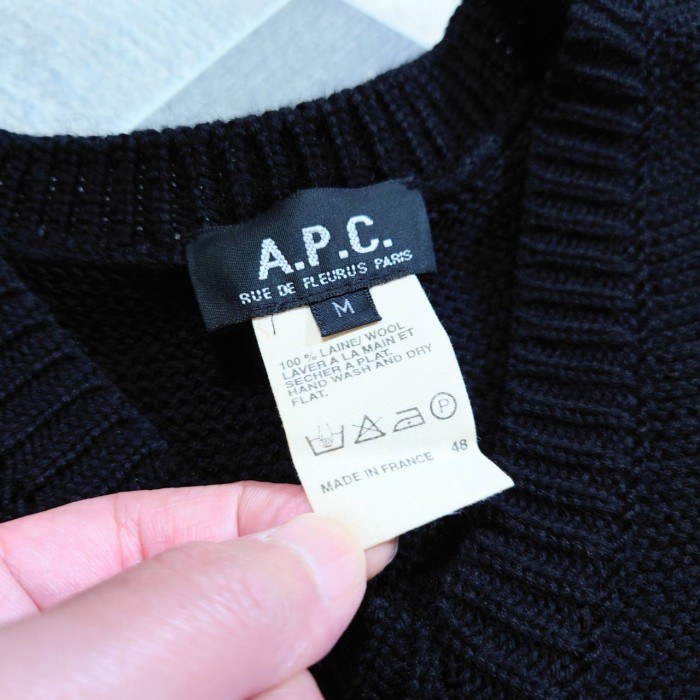 90’s A.P.C. フランス製 ウール Vネック ニット ベスト ブラック | Vintage.City 古着屋、古着コーデ情報を発信