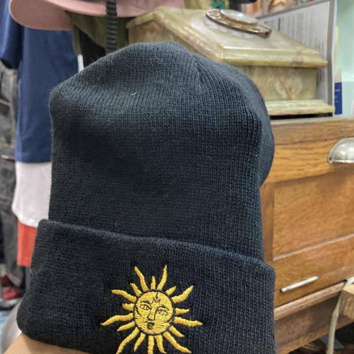 ブサイク太陽ニット帽 | Vintage.City 古着屋、古着コーデ情報を発信