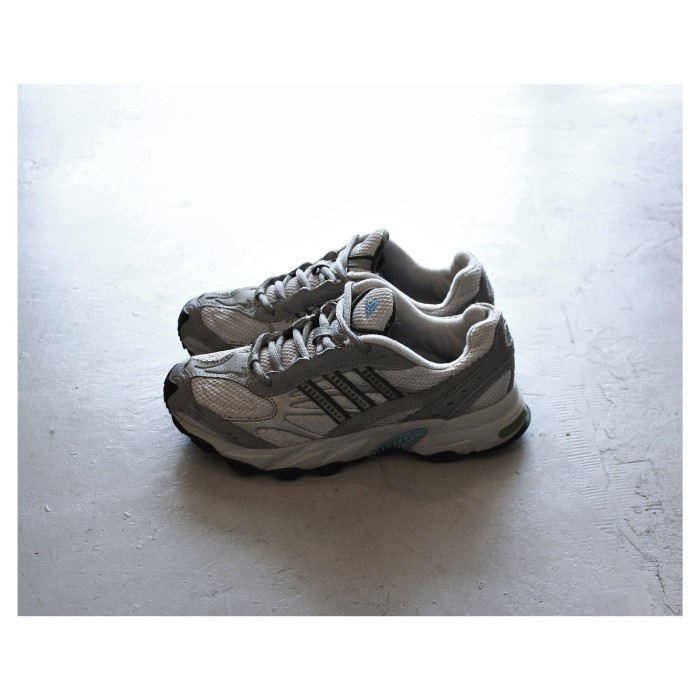 Old “adidas” Sports Sneaker | Vintage.City 古着屋、古着コーデ情報を発信