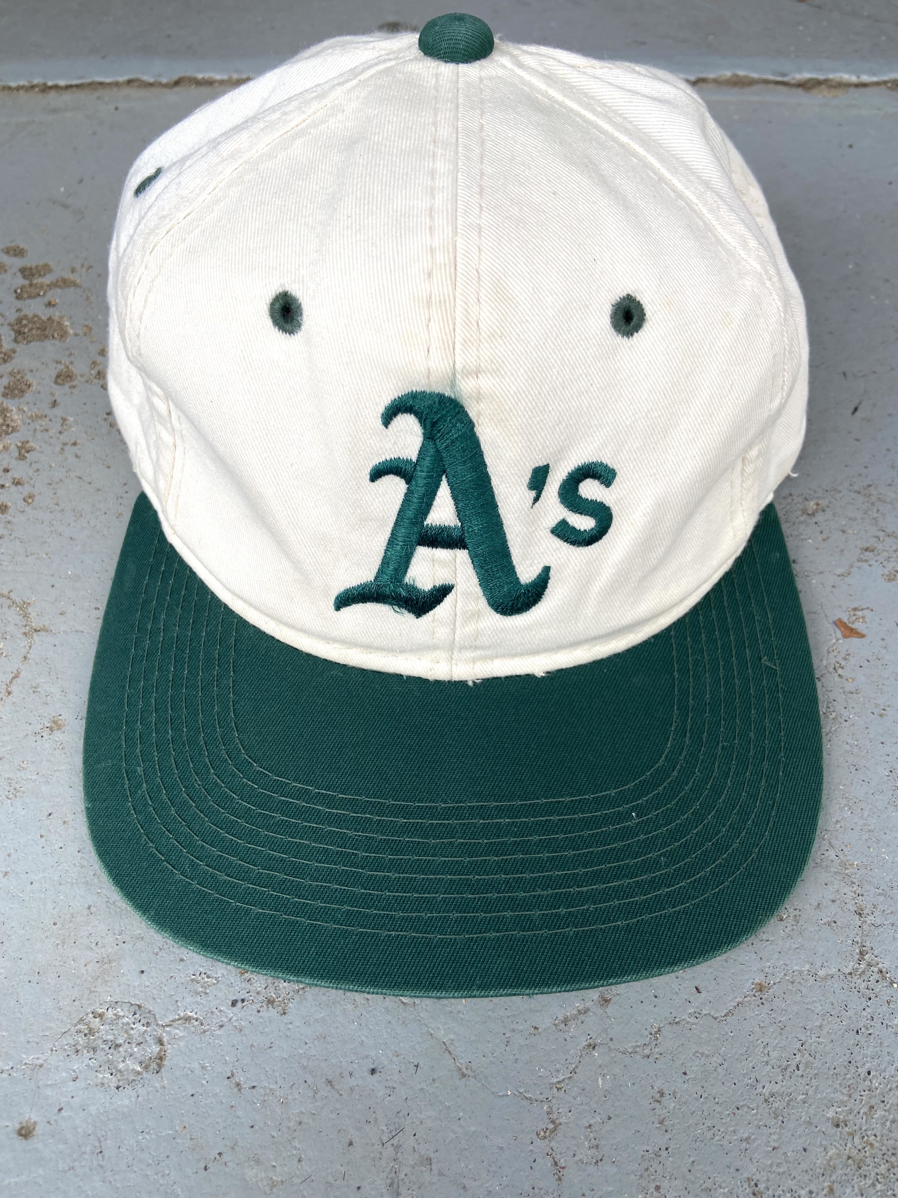 VINTAGE 90s MLB Oakland Athletics CAP
