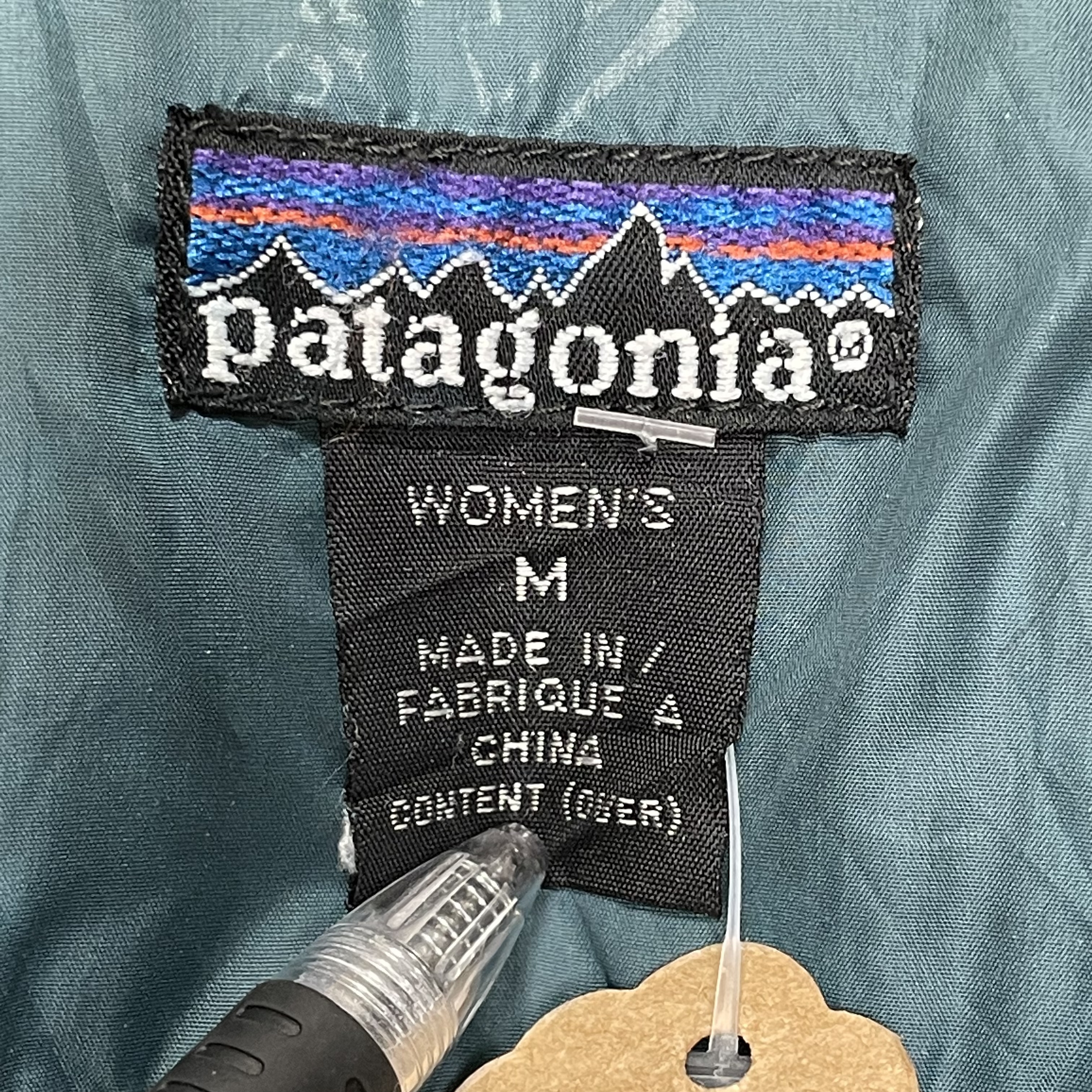 Patagonia   M   ダウンジャケット　  ハイネック　フード付き　防