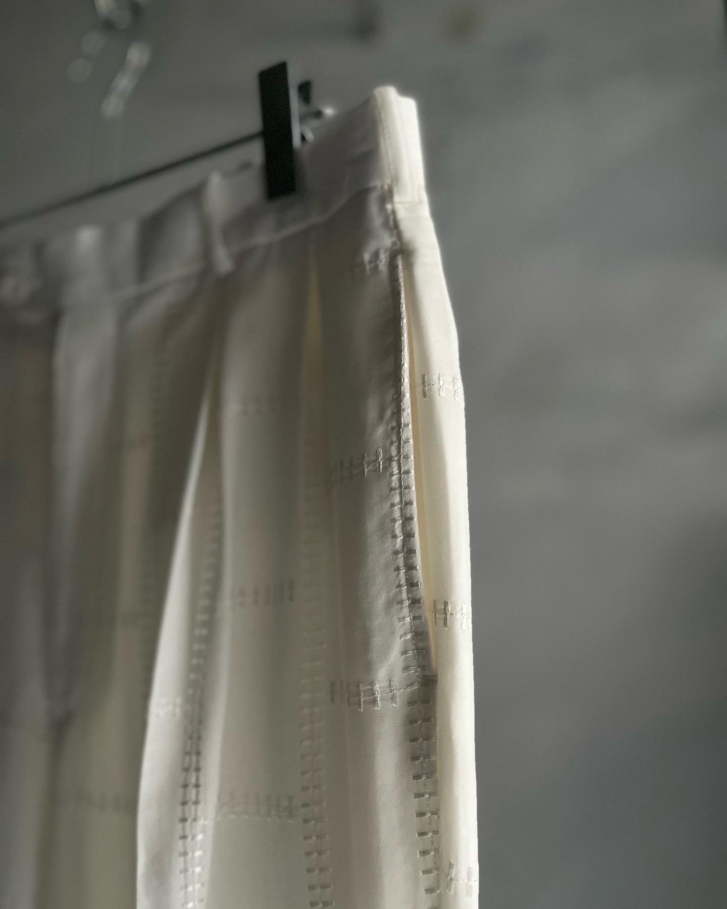 "Pronti" embroidery white 2-tack wide sl