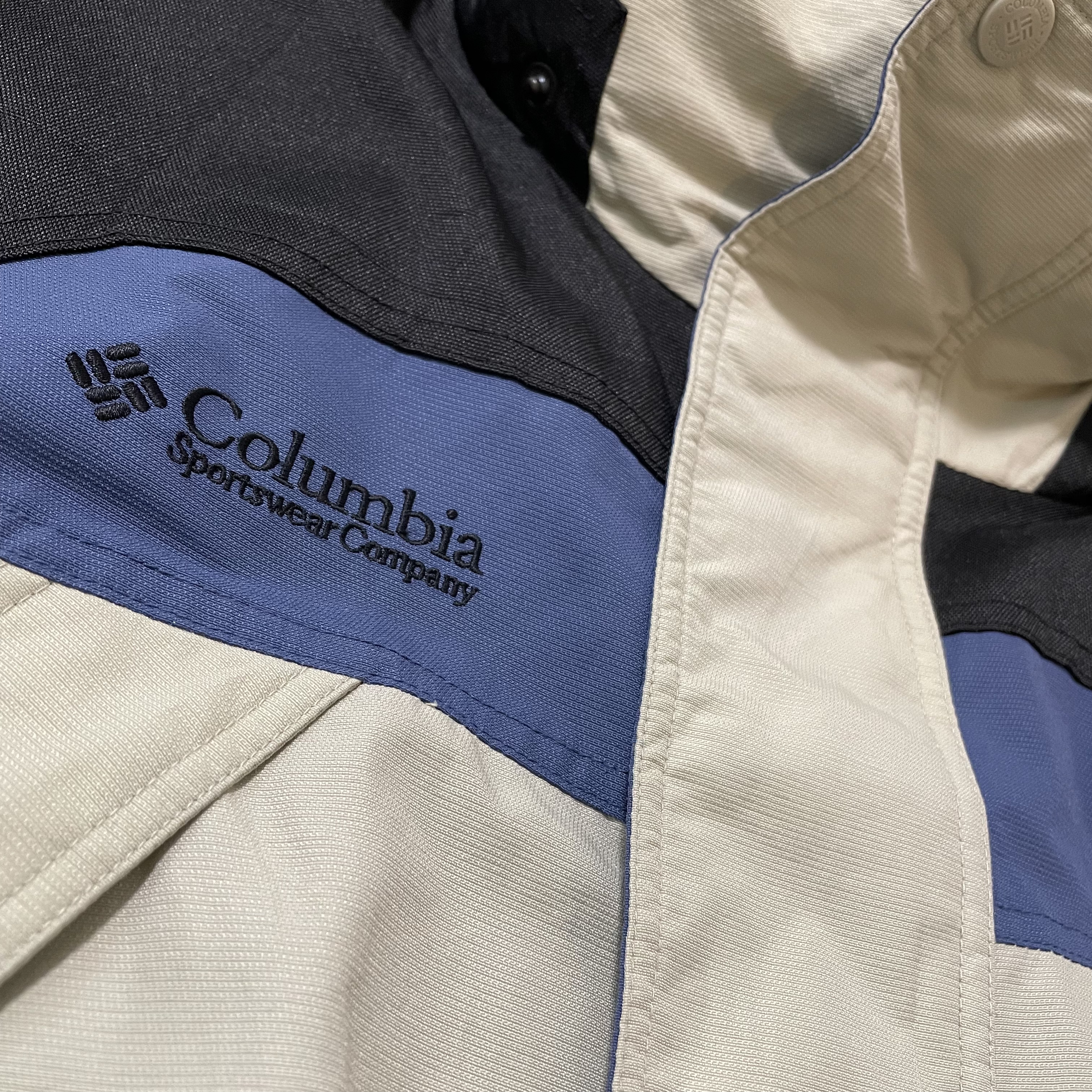 Columbia】90s マウンテンジャケット ナイロン 刺繍ロゴ M 古着 