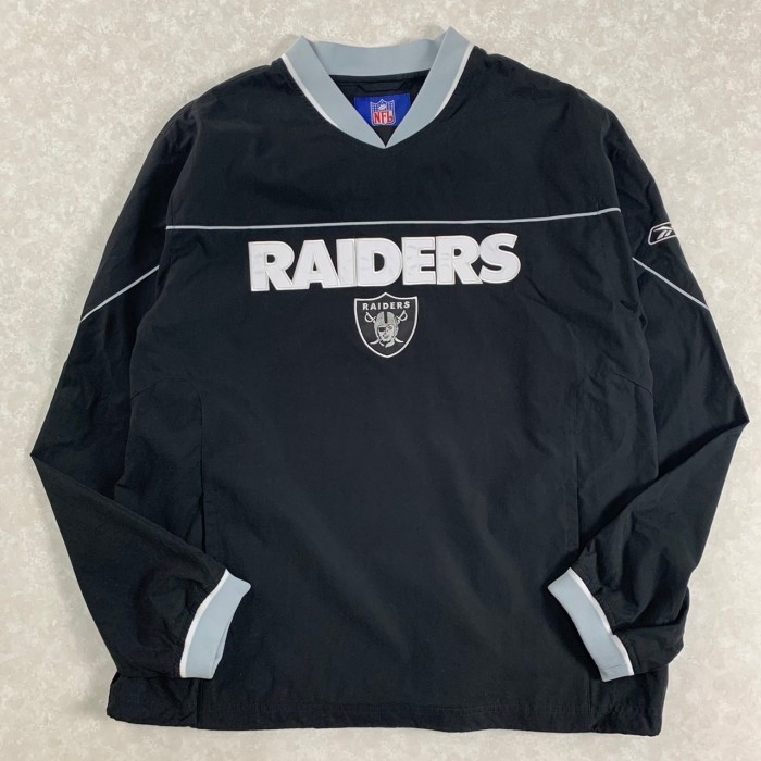 デットストック品！NFL ラスベガスレイダースチーム刺繍ロゴナイロンプルオーバー | Vintage.City 古着屋、古着コーデ情報を発信