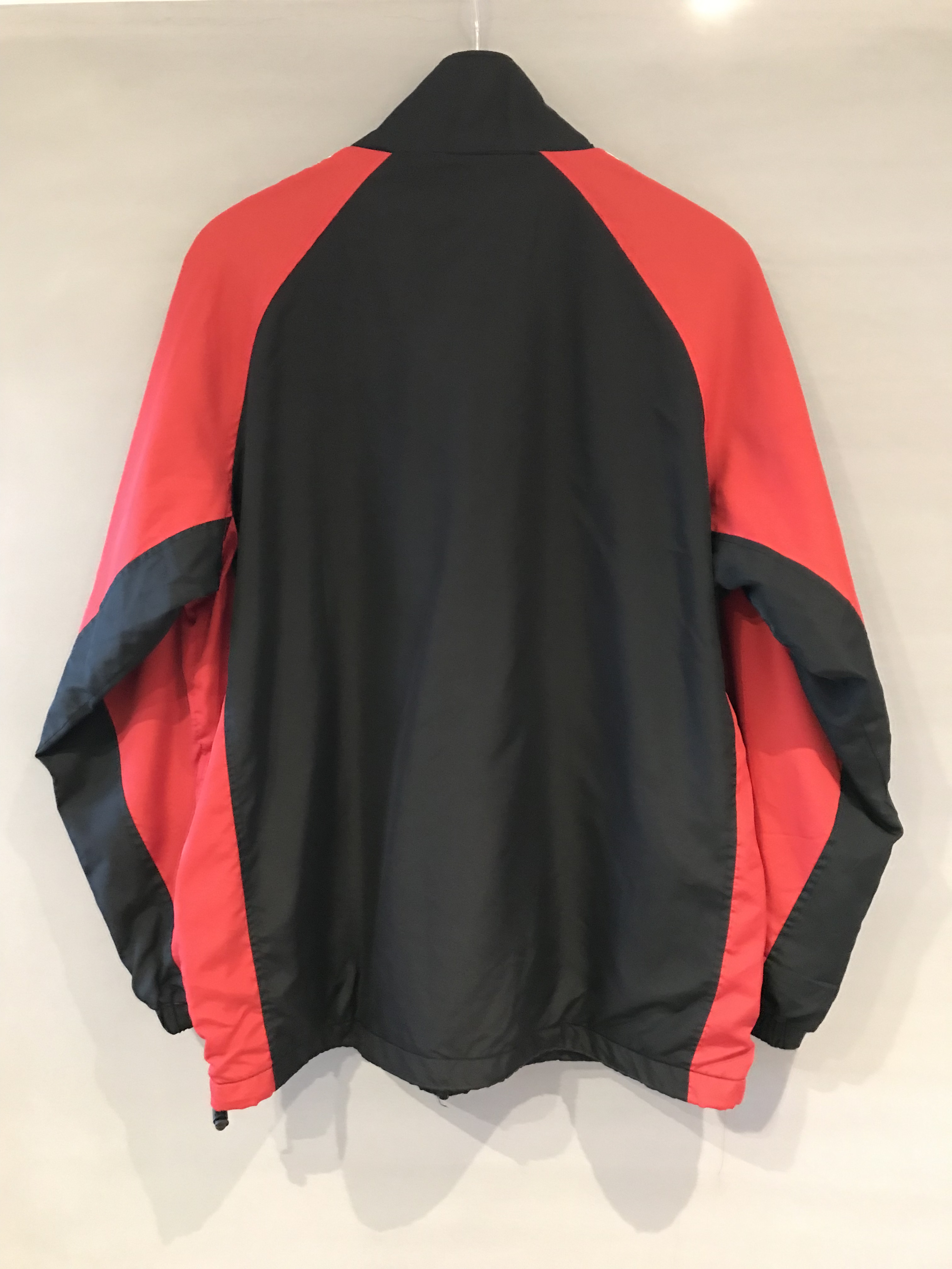 NIKE 中綿 ナイロンジャケット  赤×黒 Lサイズ