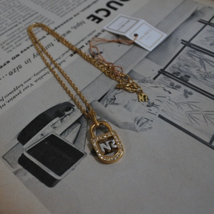Deadstock Nina Ricci Key Necklace | Vintage.City Vintage Shops, Vintage Fashion Trends