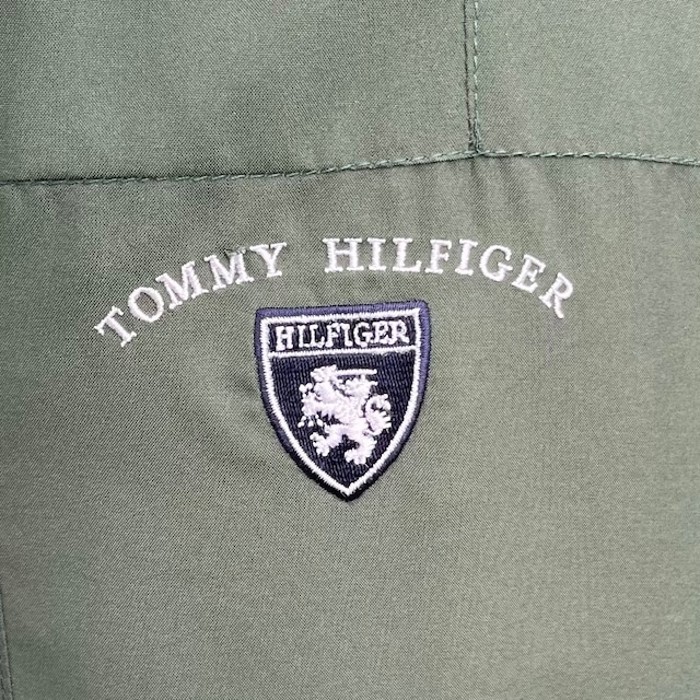 トミーヒルフィガー プルオーバーナイロンジャケット 胸刺繍ロゴ 