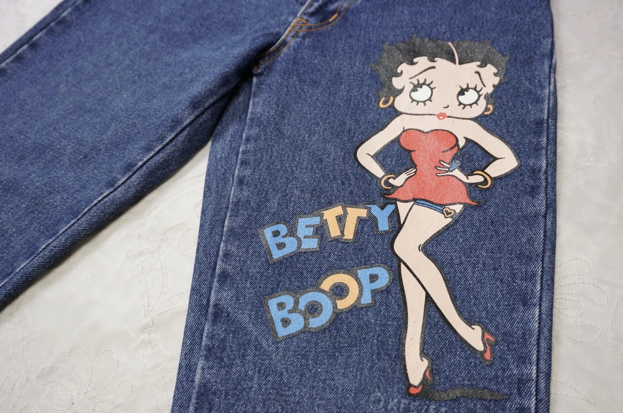 男女兼用 カジュアルウェア Betty Boop ベティ総柄 デニムパンツ 