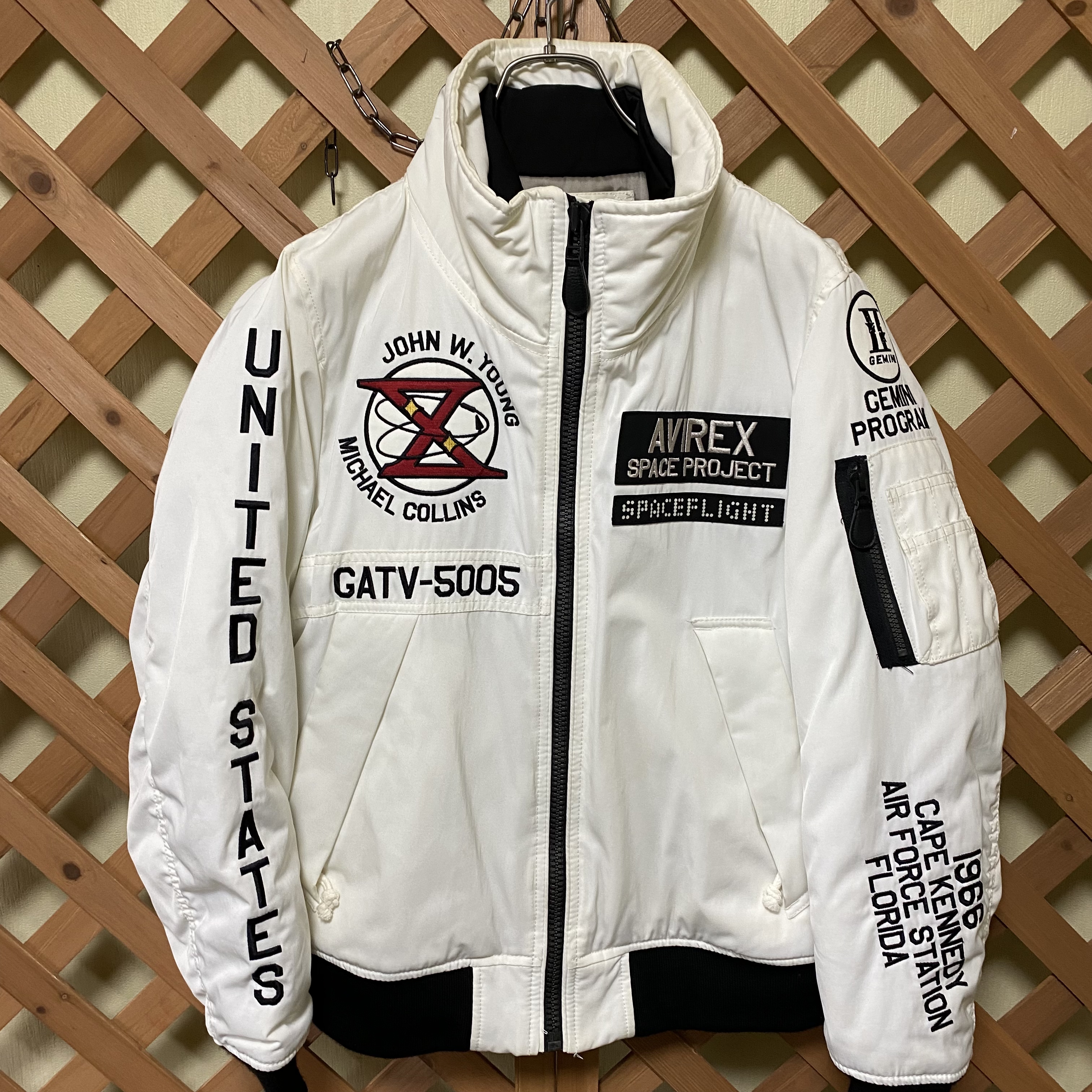 AVIREX ma-1 White jacket SPACE WALK 冬服 | Vintage.City