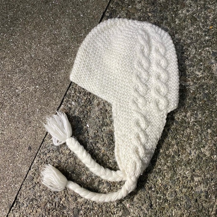 white EAR FLAP knit cap | Vintage.City 古着屋、古着コーデ情報を発信