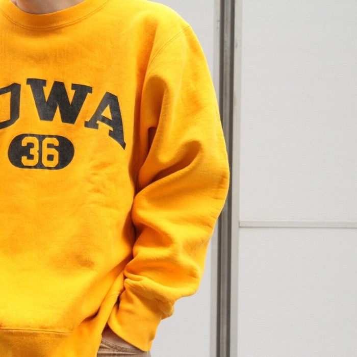 90s "IOWA" College Heavy Sweat Shirt USA | Vintage.City 빈티지숍, 빈티지 코디 정보
