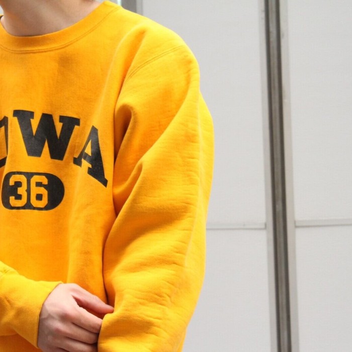 90s "IOWA" College Heavy Sweat Shirt USA | Vintage.City Vintage Shops, Vintage Fashion Trends