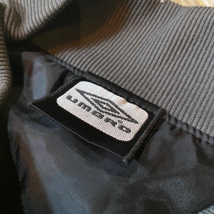 old UMBRO 2-tone nylon vest | Vintage.City 古着屋、古着コーデ情報を発信