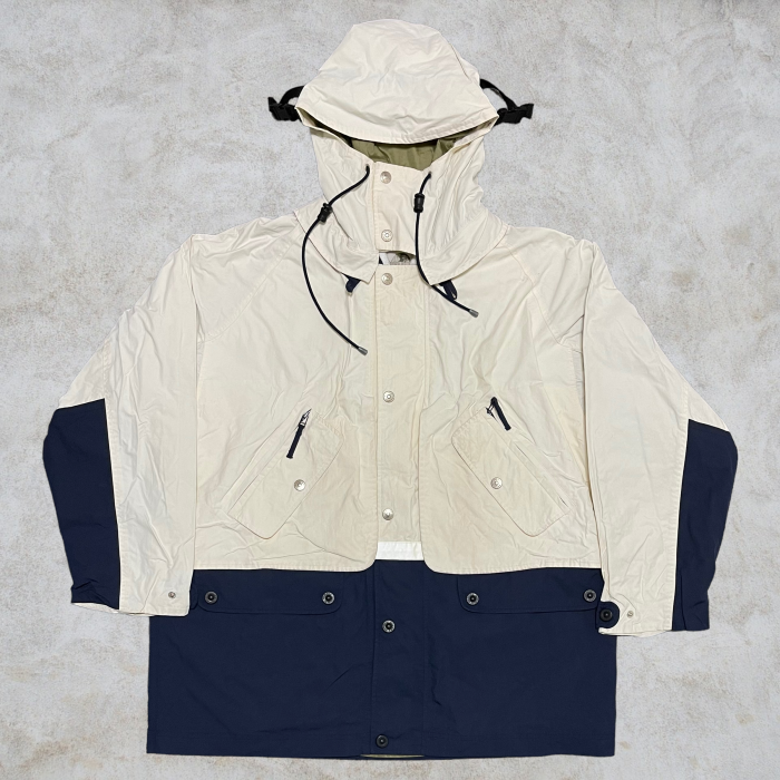 90's BANANA REPUBLIC Nylon Jacket | Vintage.City