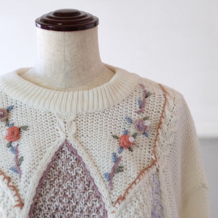 〈送料無料〉フラワー ホワイトニットセーター | Vintage.City 古着屋、古着コーデ情報を発信
