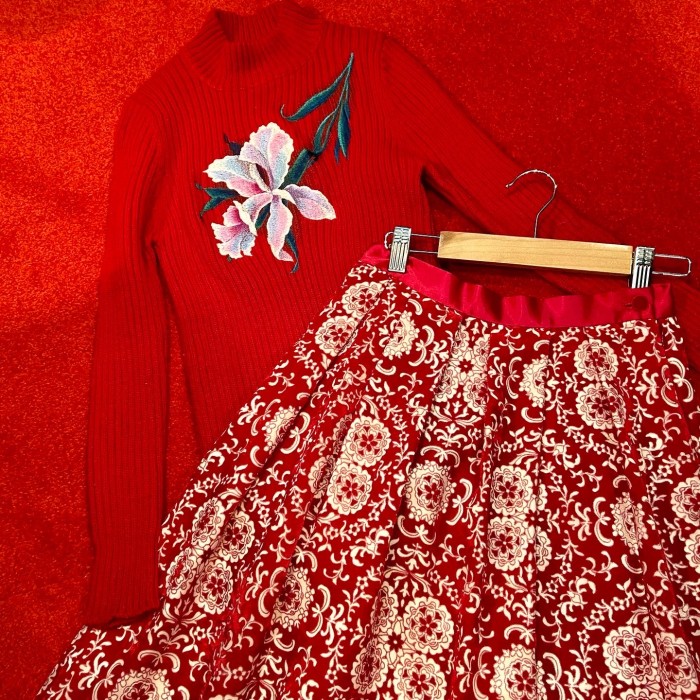 花刺繍ハイネックリブニット 赤 | Vintage.City 古着屋、古着コーデ情報を発信