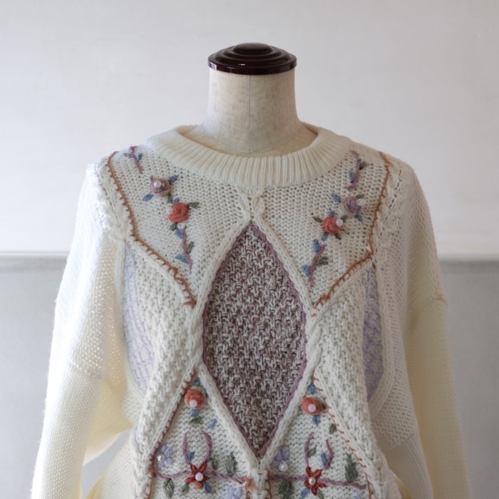 〈送料無料〉フラワー ホワイトニットセーター | Vintage.City 古着屋、古着コーデ情報を発信