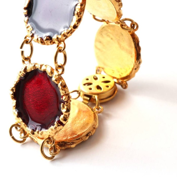 80s vintage gold circle enamel bracelet | Vintage.City Vintage Shops, Vintage Fashion Trends