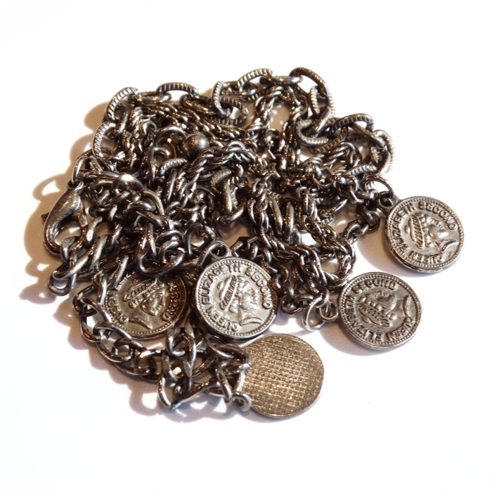 80s Silver Tone Coin Chain Bracelet | Vintage.City Vintage Shops, Vintage Fashion Trends