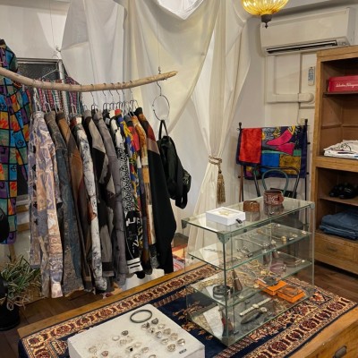 ROOM | Vintage Shops, Buy and sell vintage fashion items on Vintage.City