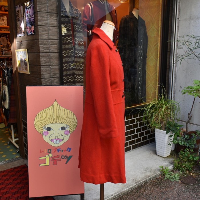 金ボタンがポイント！真っ赤なコート | Vintage.City 古着屋、古着コーデ情報を発信