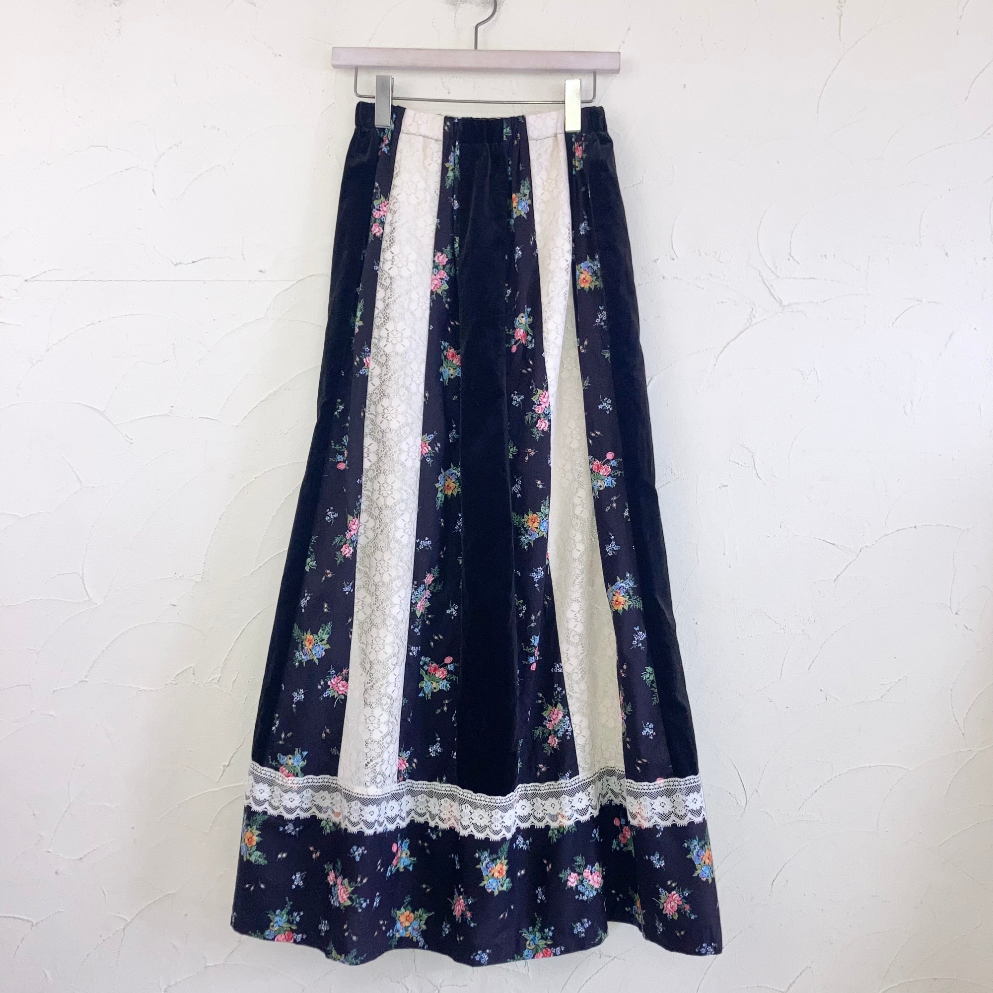 70s panel design / floral maxi skirt