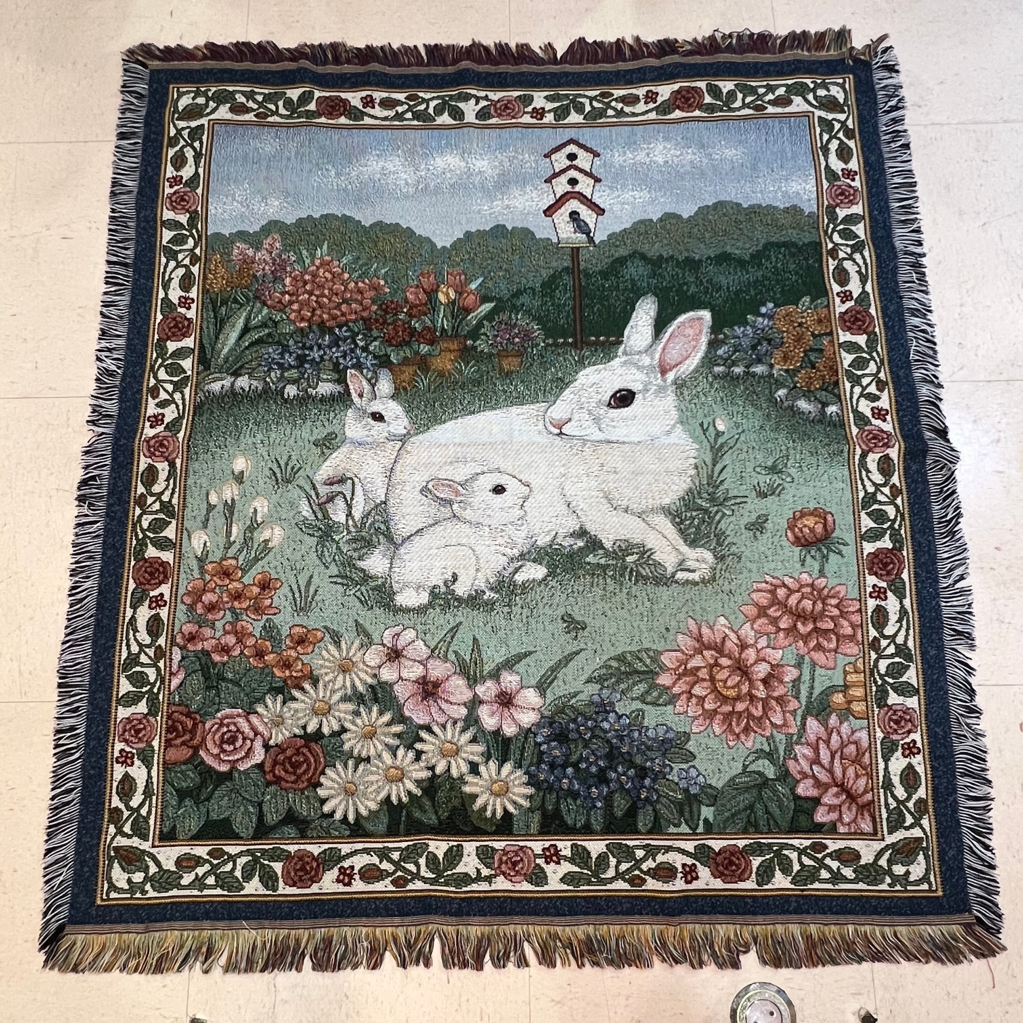 Rabbit square rug