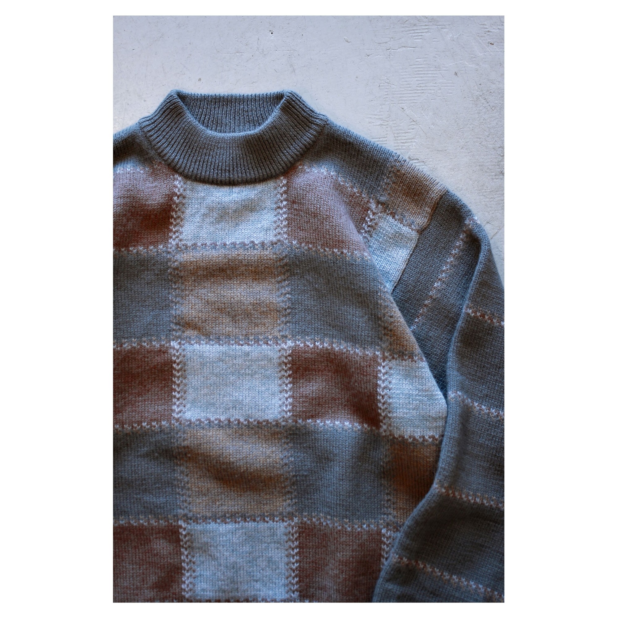 Vintage Pannel Design Mockneck Sweater