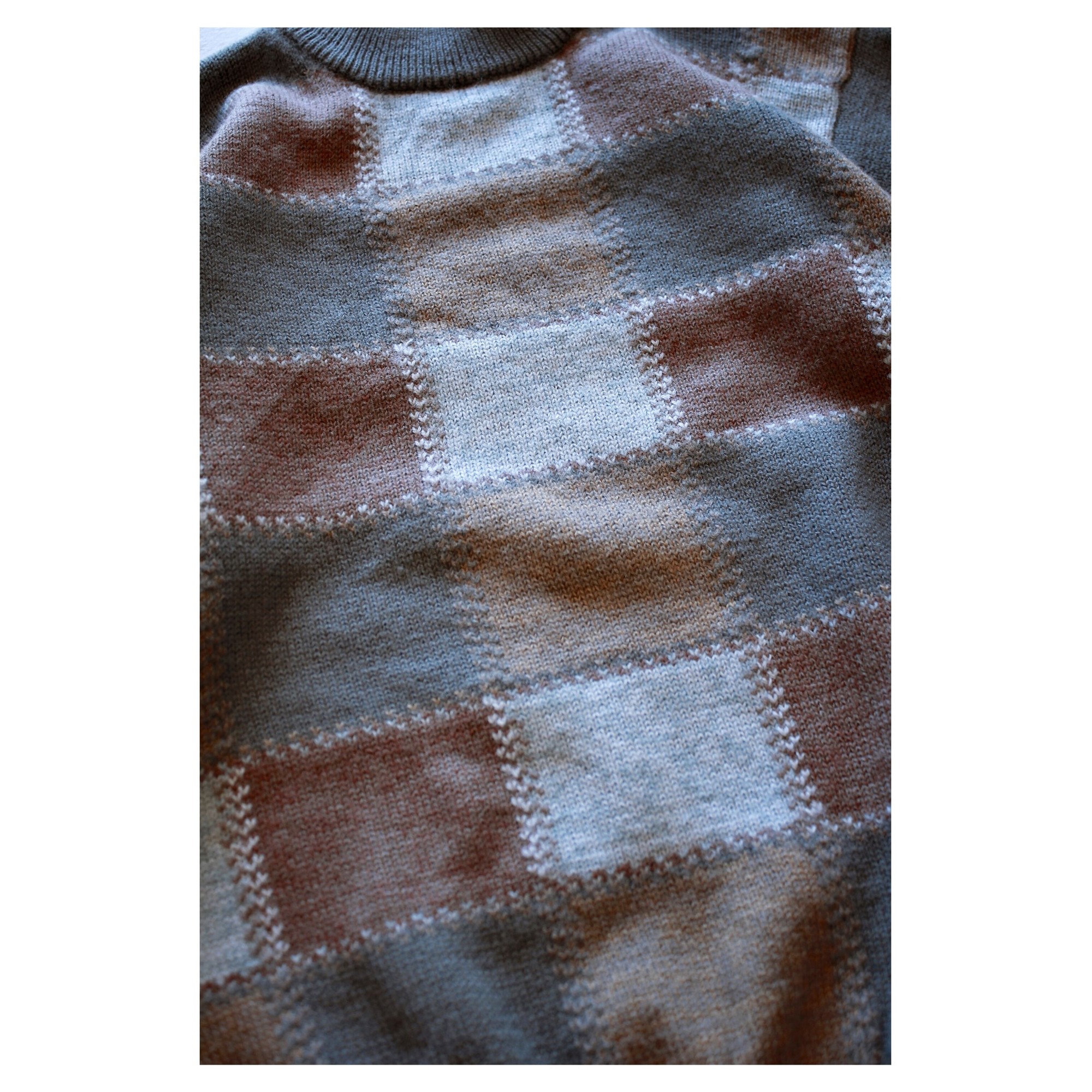 Vintage Pannel Design Mockneck Sweater