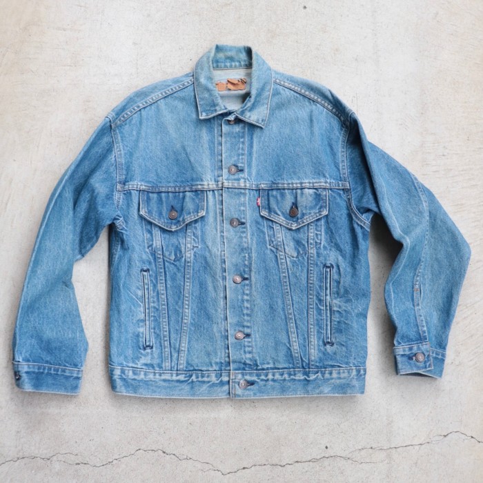 Vintage Levis loose fit denim jacket | Vintage.City 古着屋、古着コーデ情報を発信