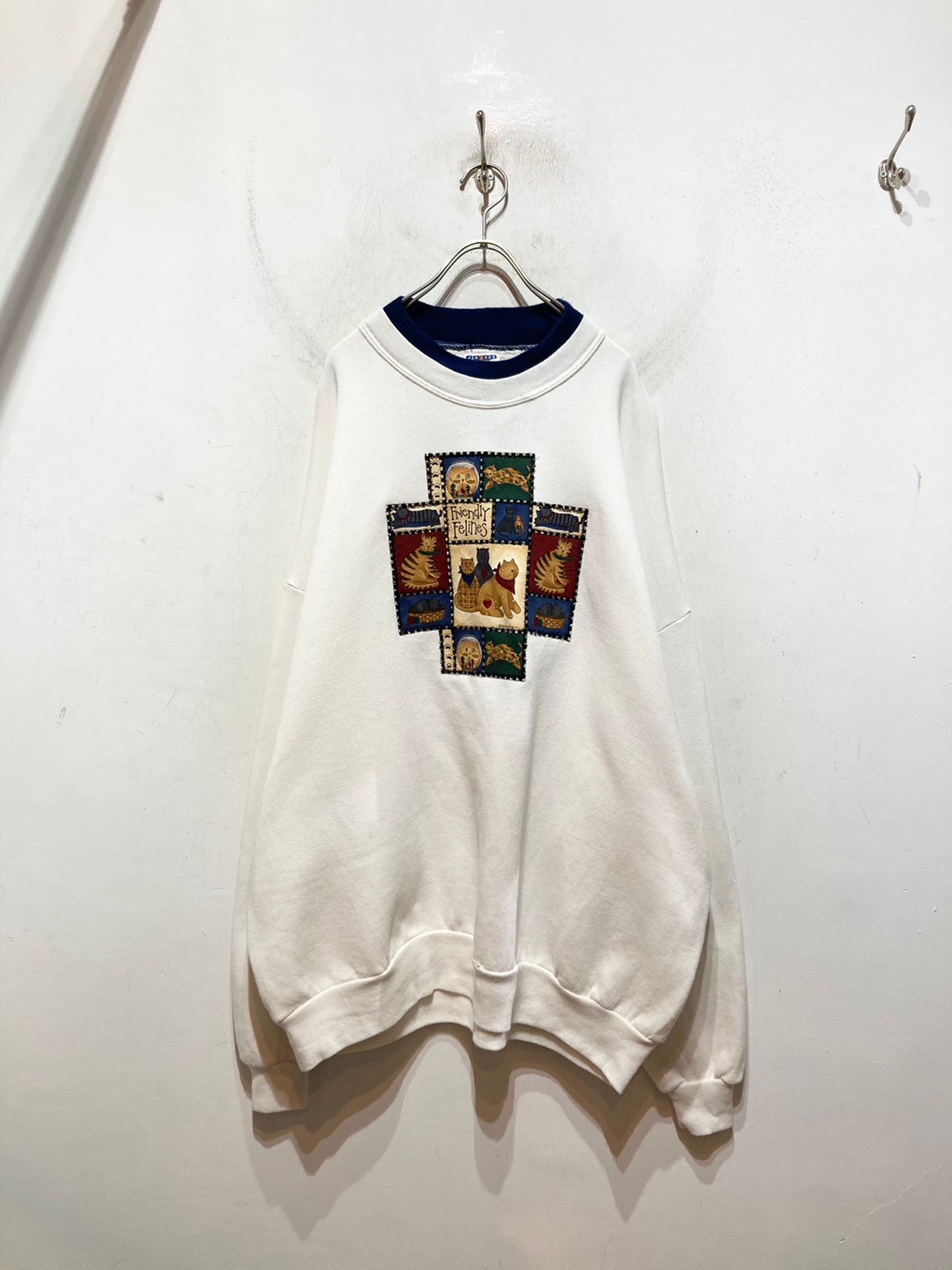 90’s "Friendly Felines” Patched Sweat SH