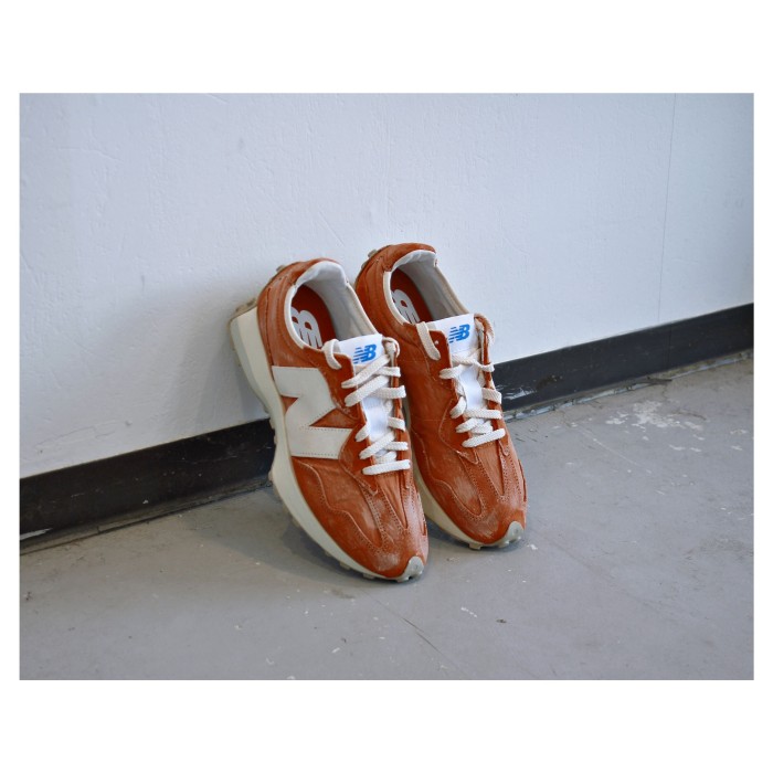 (NEW) “New Balance” 327 Vintage Orange | Vintage.City 古着屋、古着コーデ情報を発信