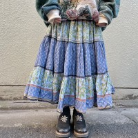 ふわふわ広がる柄のティアードスカート | Vintage.City 古着屋、古着コーデ情報を発信