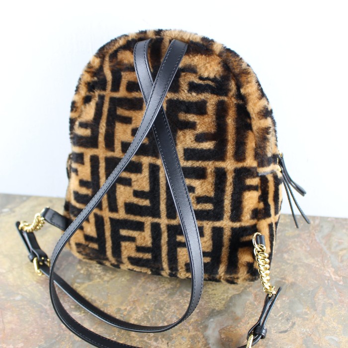 2020 COLLECTION FENDI ZUCCA PATTERNED SHEEP SKIN RUCK SUCK MADE IN ITALY/2020年コレクションズッカ柄シープスキンリュックサック | Vintage.City Vintage Shops, Vintage Fashion Trends