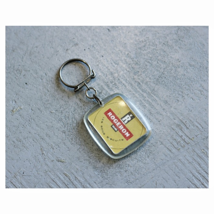 1960s French Vintage Photo Key Chain | Vintage.City 빈티지숍, 빈티지 코디 정보