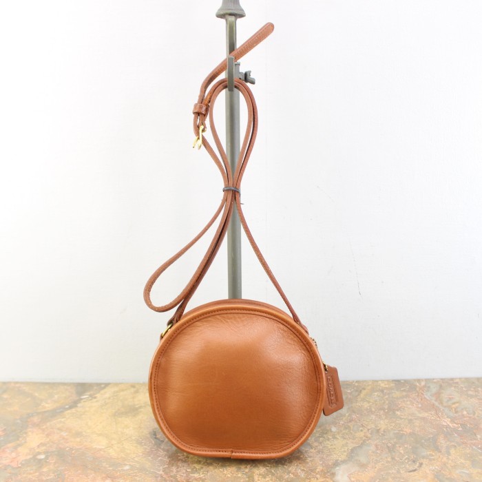 OLD COACH ROUND TYPE LEATHER SHOULDER BAG MADE IN USA/オールドコーチラウンド型ショルダーバッグ | Vintage.City 빈티지숍, 빈티지 코디 정보