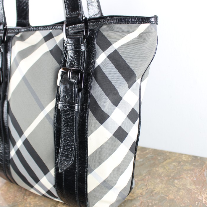 BURBERRY CHECK PATTERNED NYLON TOTE BAG MADE IN ITALY/バーバリーチェック柄ナイロントートバッグ | Vintage.City 古着屋、古着コーデ情報を発信