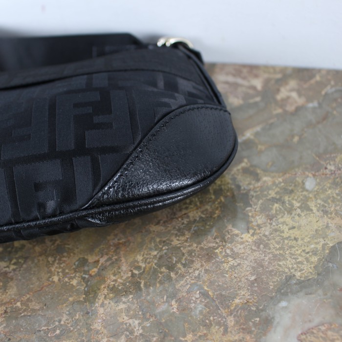 FENDI ZUCCA PATTERNED BACKET BAG MADE IN ITALYフェンディズッカ柄バケットバッグ(ワンショルダー) | Vintage.City Vintage Shops, Vintage Fashion Trends