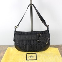 FENDI ZUCCA PATTERNED BACKET BAG MADE IN ITALYフェンディズッカ柄バケットバッグ(ワンショルダー) | Vintage.City Vintage Shops, Vintage Fashion Trends