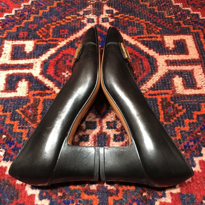 Salvatore Ferragamo LOGO LEATHER PUMPS MADE IN ITALY/サルヴァトーレフェラガモロゴレザーパンプス | Vintage.City Vintage Shops, Vintage Fashion Trends