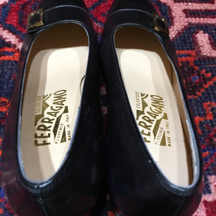 Salvatore Ferragamo LOGO LEATHER PUMPS MADE IN ITALY/サルヴァトーレフェラガモロゴレザーパンプス | Vintage.City 빈티지숍, 빈티지 코디 정보