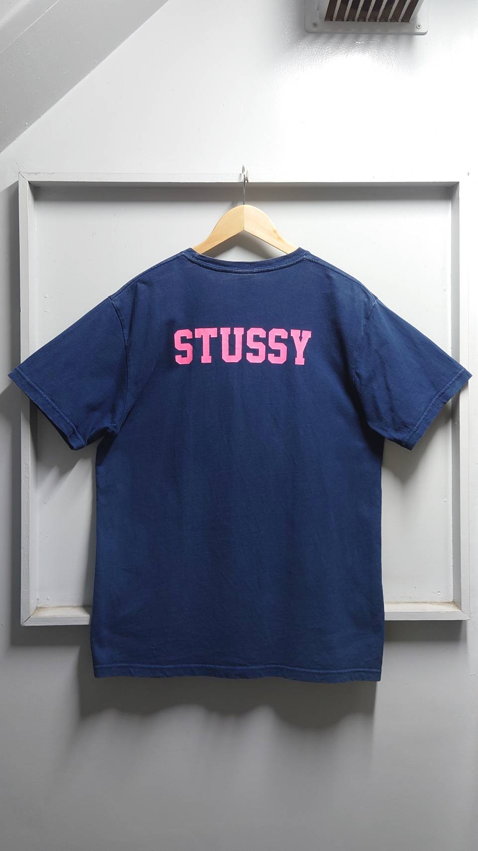 STUSSY The Notorious No.4 ロゴ プリント Tシャツ | Vintage.City